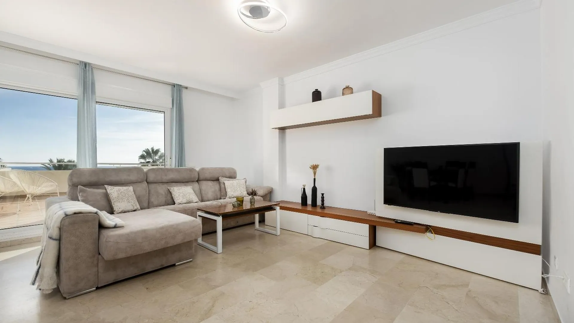 Right On The Beach - 4Br Seaview Estepona