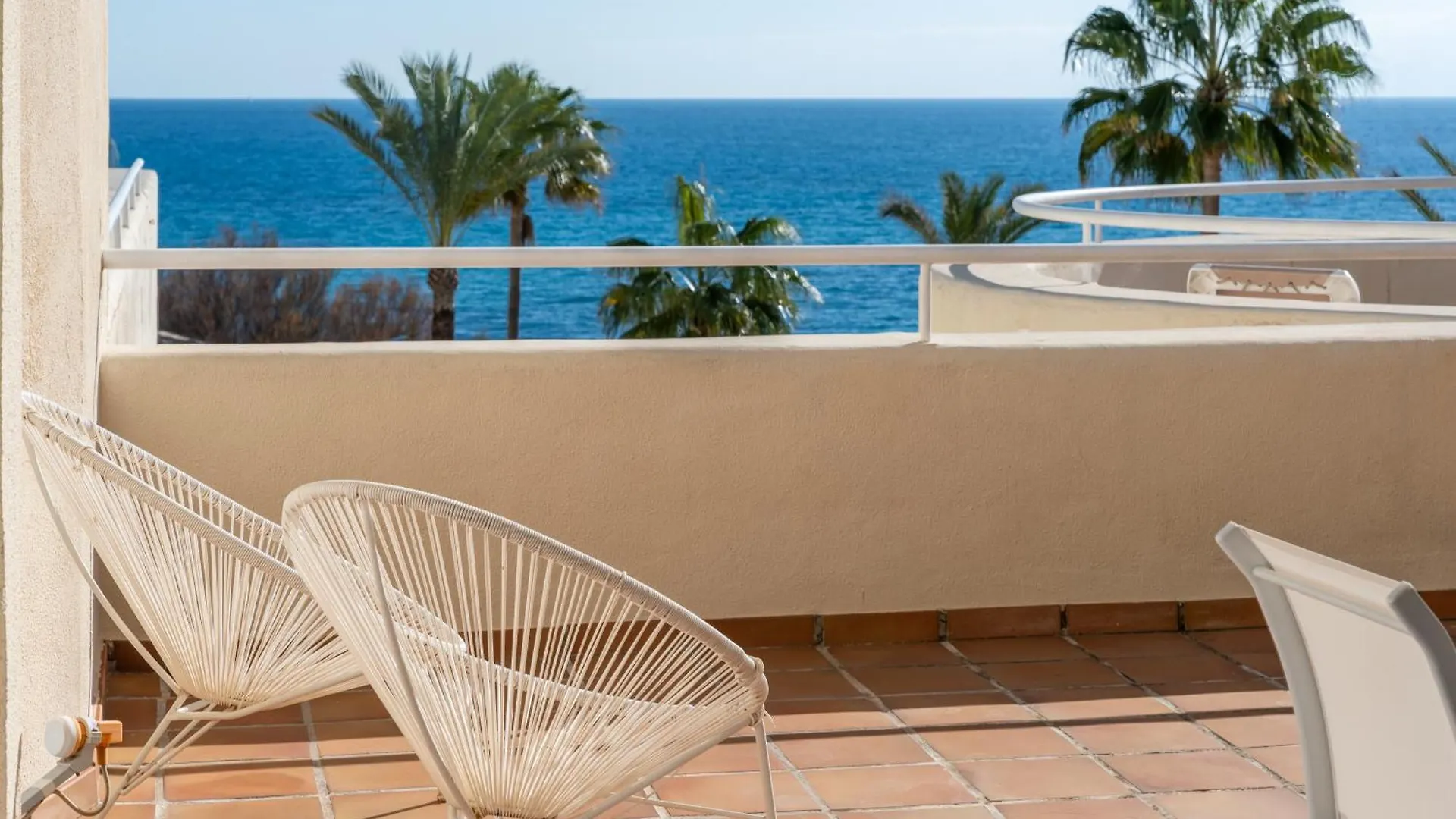Right On The Beach - 4Br Seaview Estepona 0*,  Spanien