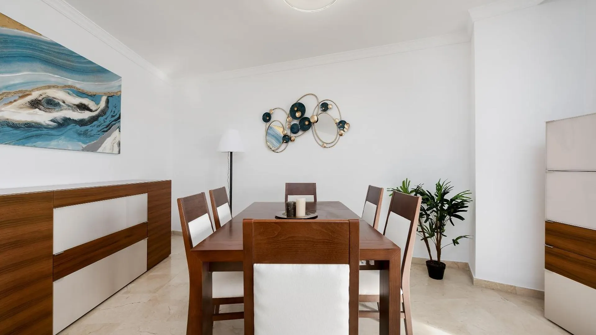 Lägenhet Right On The Beach - 4Br Seaview Estepona