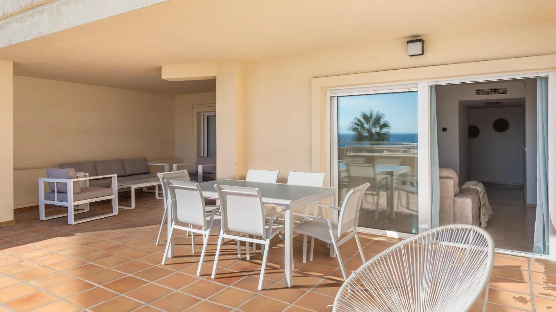 Right On The Beach - 4Br Seaview Estepona